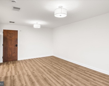 380 Broadview Avenue - Photo Thumbnail 5