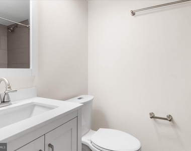 380 Broadview Avenue - Photo Thumbnail 9