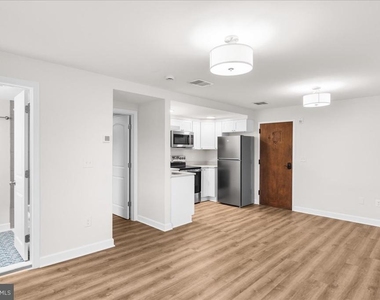 380 Broadview Avenue - Photo Thumbnail 4