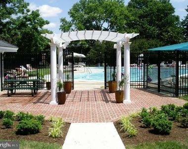 2983 S Columbus Street - Photo Thumbnail 18
