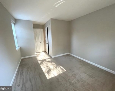 2983 S Columbus Street - Photo Thumbnail 9