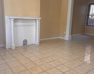 4012 N 7th Street - Photo Thumbnail 5