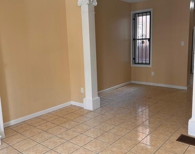 4012 N 7th Street - Photo Thumbnail 6