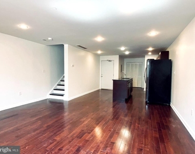1816 N Front St - Photo Thumbnail 7
