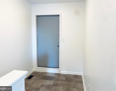 1816 N Front St - Photo Thumbnail 12