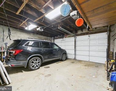 4635 Spruce Street - Photo Thumbnail 10