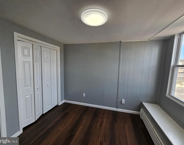 752 E Tioga Street - Photo Thumbnail 7