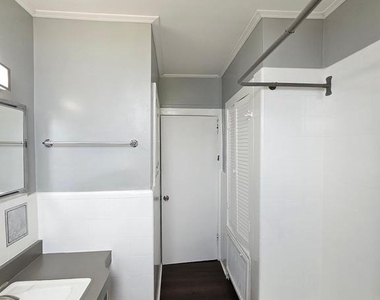 752 E Tioga Street - Photo Thumbnail 22