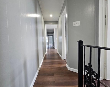 752 E Tioga Street - Photo Thumbnail 27