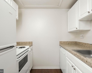 2031 South Street - Photo Thumbnail 11