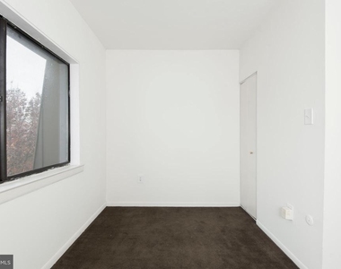 2031 South Street - Photo Thumbnail 15