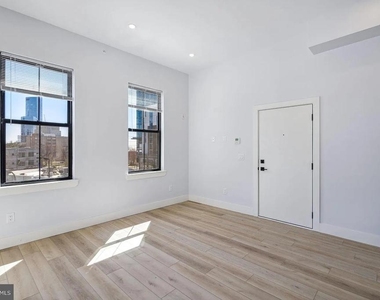 3439-1 Lancaster Avenue - Photo Thumbnail 9