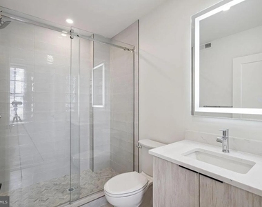 3439-1 Lancaster Avenue - Photo Thumbnail 19