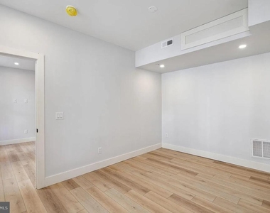 3439-1 Lancaster Avenue - Photo Thumbnail 6
