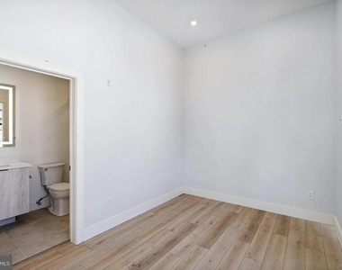 3439-1 Lancaster Avenue - Photo Thumbnail 26