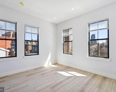 3439-1 Lancaster Avenue - Photo Thumbnail 5