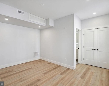 3439-1 Lancaster Avenue - Photo Thumbnail 24