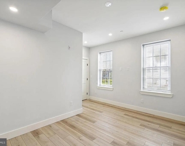 3439-1 Lancaster Avenue - Photo Thumbnail 7