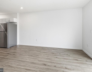 915 N Broad Street - Photo Thumbnail 4