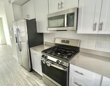 3103 Beachview Lane - Photo Thumbnail 8