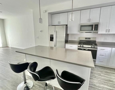 3103 Beachview Lane - Photo Thumbnail 10