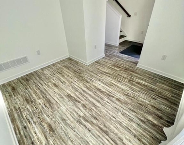 3103 Beachview Lane - Photo Thumbnail 4
