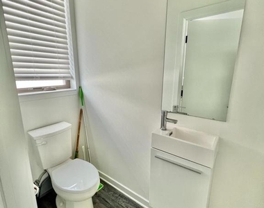 3103 Beachview Lane - Photo Thumbnail 17