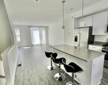 3103 Beachview Lane - Photo Thumbnail 9