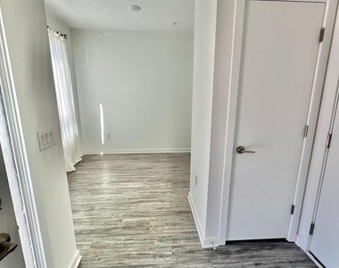 3103 Beachview Lane - Photo Thumbnail 2