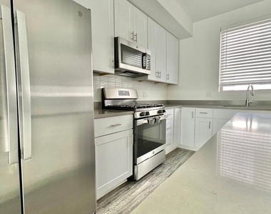 3103 Beachview Lane - Photo Thumbnail 14