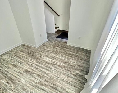 3103 Beachview Lane - Photo Thumbnail 5