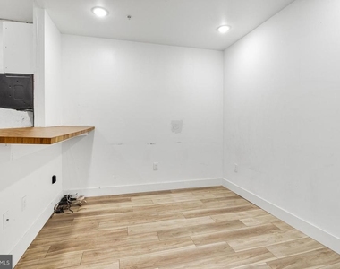 1153 N Front Street - Photo Thumbnail 9