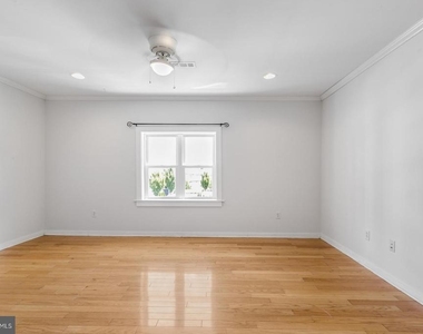 2024 Ridge Avenue - Photo Thumbnail 3