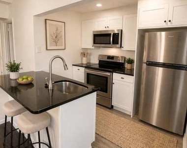 5608 Ridge Avenue - Photo Thumbnail 2