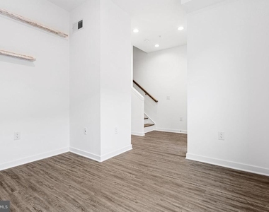 3121 Beach View Lane - Photo Thumbnail 12
