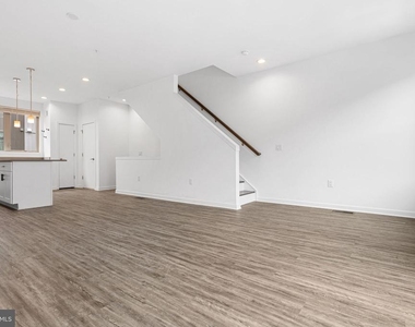 3121 Beach View Lane - Photo Thumbnail 9