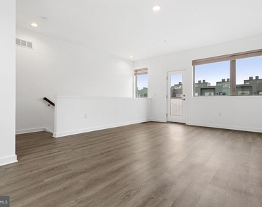3121 Beach View Lane - Photo Thumbnail 14