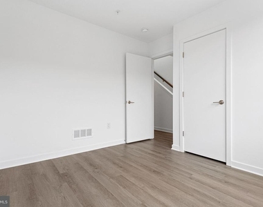 3121 Beach View Lane - Photo Thumbnail 17