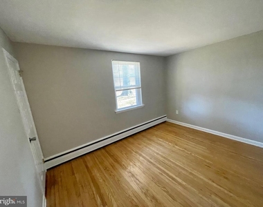 239 S 3rd Street - Photo Thumbnail 5