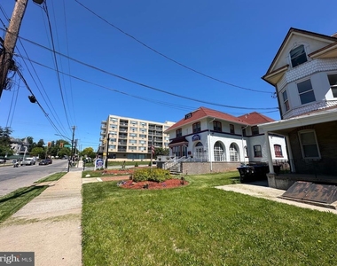 1117 W Main Street - Photo Thumbnail 11
