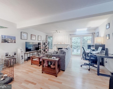 116 Montrose Avenue - Photo Thumbnail 2