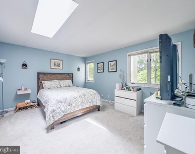 116 Montrose Avenue - Photo Thumbnail 11