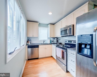 116 Montrose Avenue - Photo Thumbnail 4
