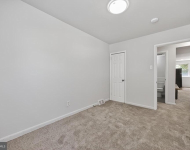 202 Green Street - Photo Thumbnail 15