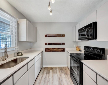 150 Carmichael Court - Photo Thumbnail 9