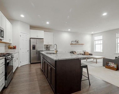 413 N Orchard Street - Photo Thumbnail 13