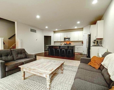 413 N Orchard Street - Photo Thumbnail 1