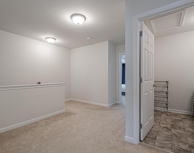 413 N Orchard Street - Photo Thumbnail 10