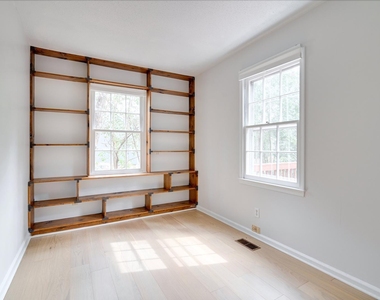2437 Tilghman Circle - Photo Thumbnail 15