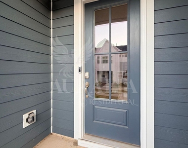 609 Callan View Avenue - Photo Thumbnail 2